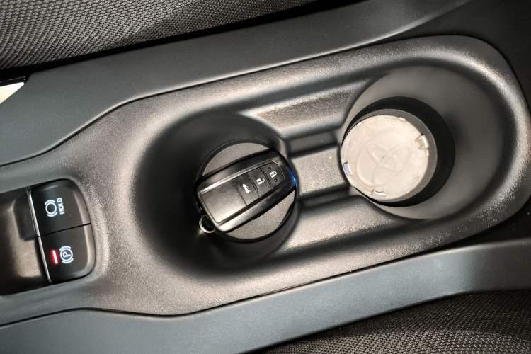 Used Toyota Levin 2022 Dual-Motor 1.8H E-CVT Leading Edition
