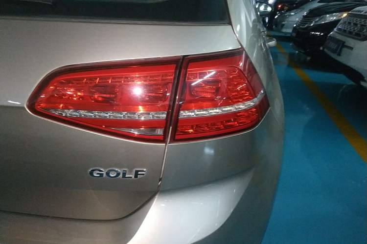 Used Volkswagen Golf 2016 1.6L Automatic Fashion Model
