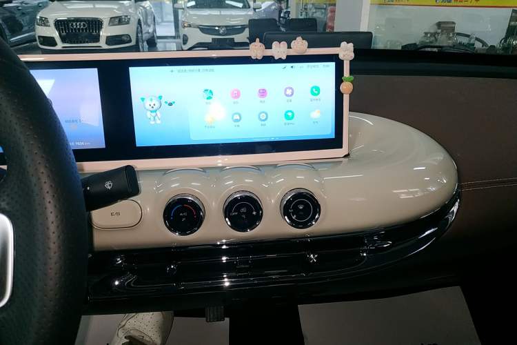 Used Wuling Bingo 2023 333 km Lingxi Connected+ Version
