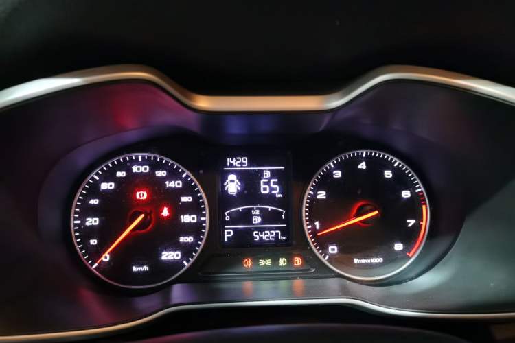 Used MG ZS 2017 1.5L Automatic Luxury Internet Edition