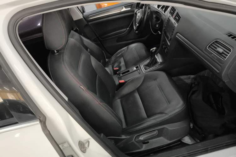 Used Volkswagen Golf 2016 1.6L Automatic Comfort Model
