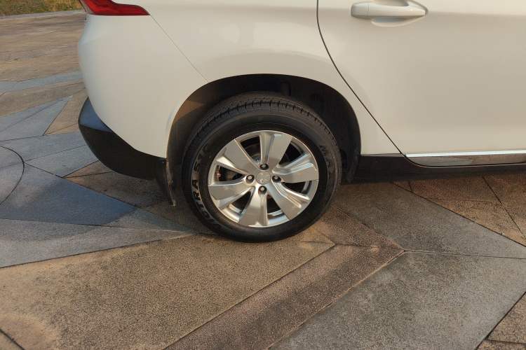 Used Peugeot 2008 2014 1.6L Automatic Fashion Edition