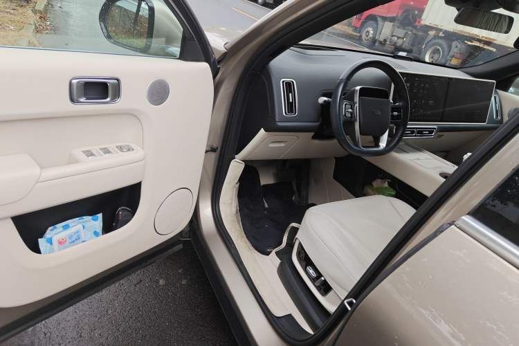 Used Li Auto L9 2022 Max model
