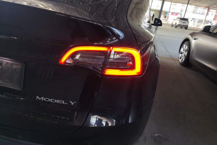 Used Tesla Model Y 2023 Rear-Wheel-Drive Version