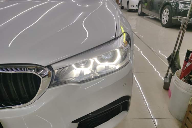 Used BMW 5 Series 2019 Facelifted 530Li Leading Edition M Sport Package
