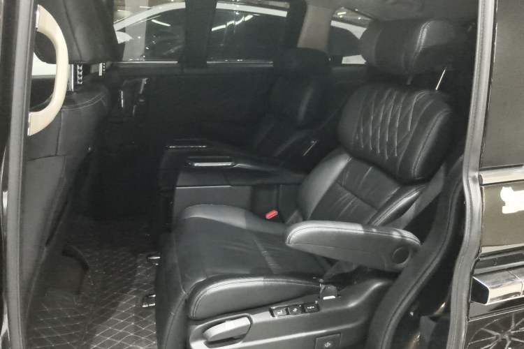 Used Honda Elysion 2019 2.0L Hybrid Luxury Edition
