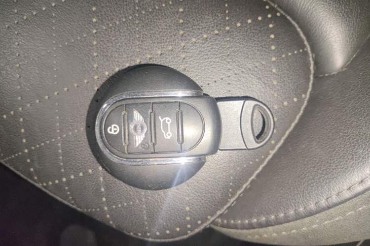 Used  MINI 2016 2.0T COOPER S Pioneer Edition Five-Door Model
