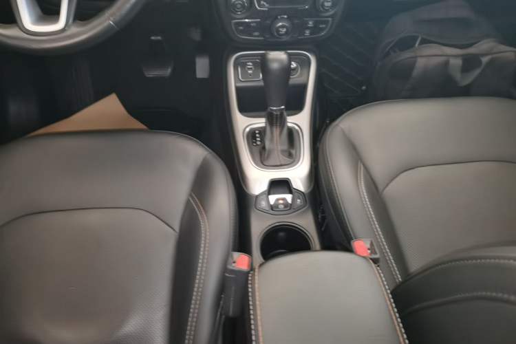 Used  Compass 2017 200T Automatic Family Edition
