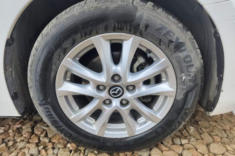 Used Mazda Mazda 3 Axela 2017 Hatchback 1.5L Manual Comfort Edition China V