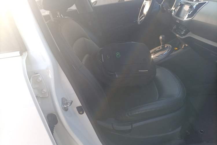 Used Kia Sportage R 2015 2.0L Automatic Two-Wheel Drive DLX Model