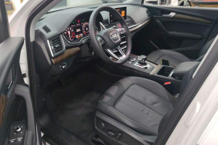 Used Audi Q5L 2020 Updated 40 TFSI Prestige Fashion Edition
