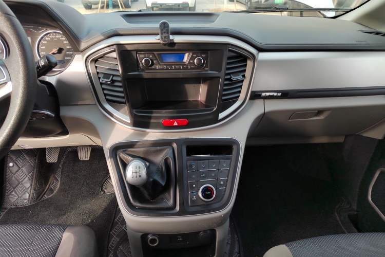 Used  M4 2019 Business & Travel Series 2.0L Manual Comfort Model China VI
