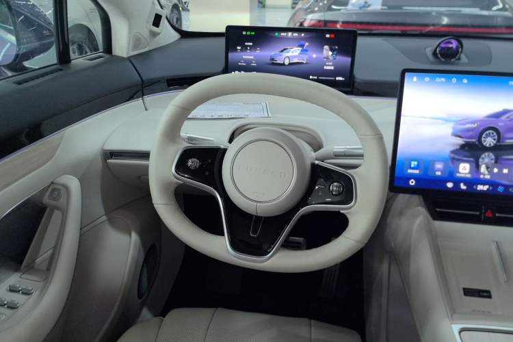 Used Hima Luxeed R7 2025 Range-Extended Version 251 km Max
