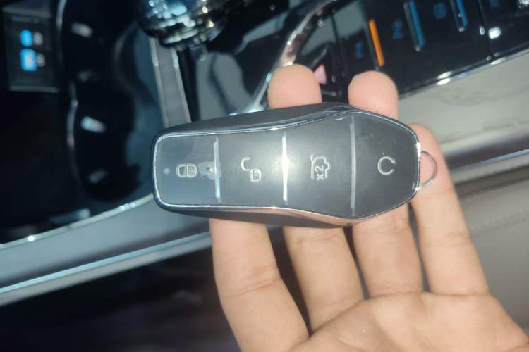 Used BYD Han 2025 EV with 701 km of Laser Radar-Enabled Intelligent Driving