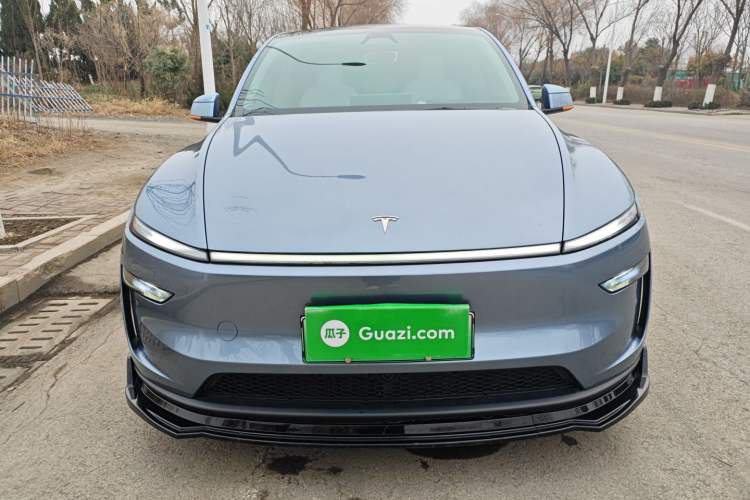 Used Tesla Model Y 2025 Long-Range All-Wheel-Drive Version