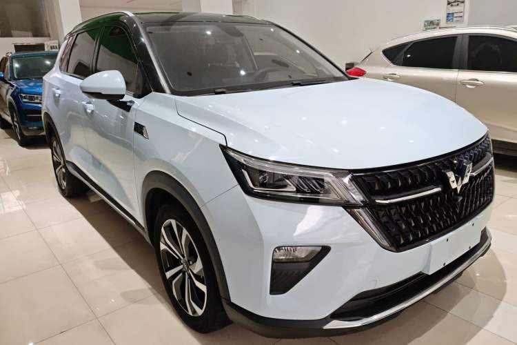 Used Wuling Asta 2022 2.0L DHT Electric-Speed Version
