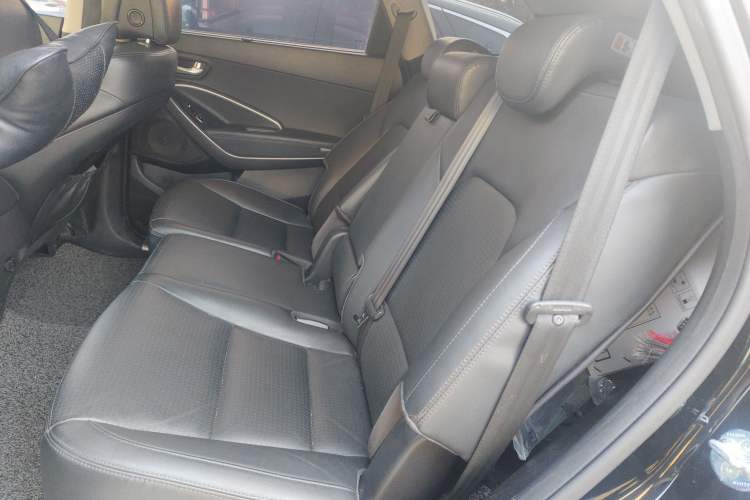 Used Hyundai Grand SantaFe 2013 3.0L 7-Seater 4x4 Flagship Edition
