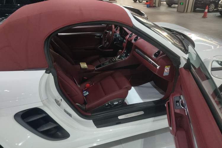 Used Porsche 718 2018 Boxster 2.0T
