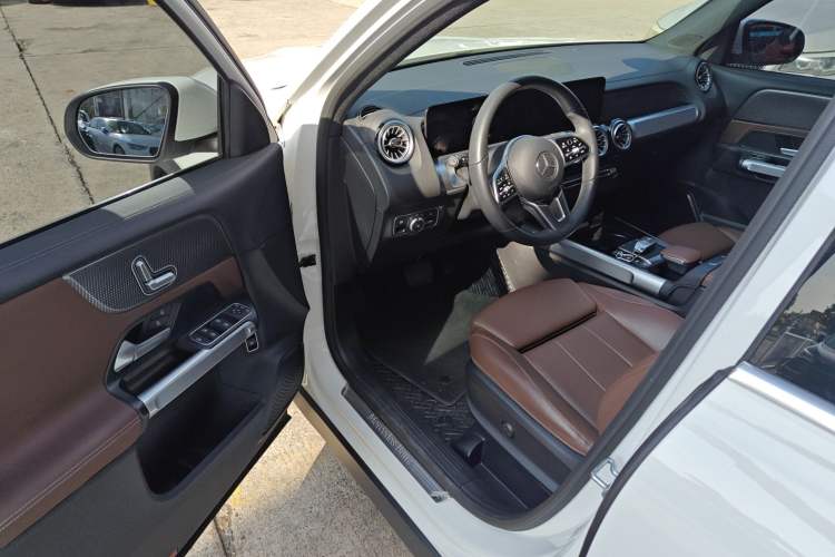 Used Mercedes-Benz GLB 2022 Updated GLB 200 Fashion Edition
