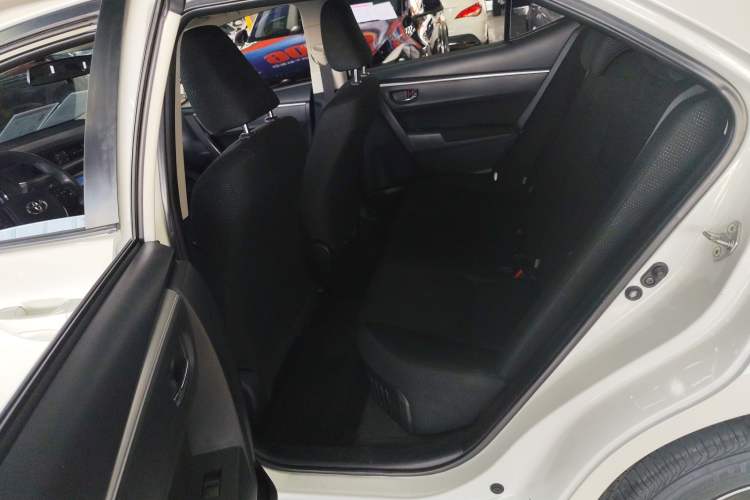 Used Toyota Levin 2017 Revised Dual-Engine 1.8H GS E-CVT Elite Sunroof Version China V Standard
