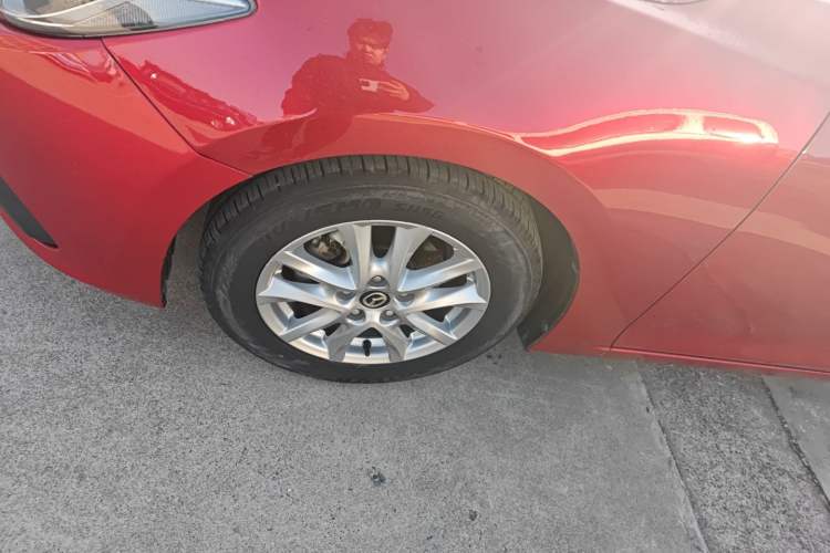 Used Mazda Mazda 3 Axela 2016 Sedan 1.5L Automatic Luxury Model
