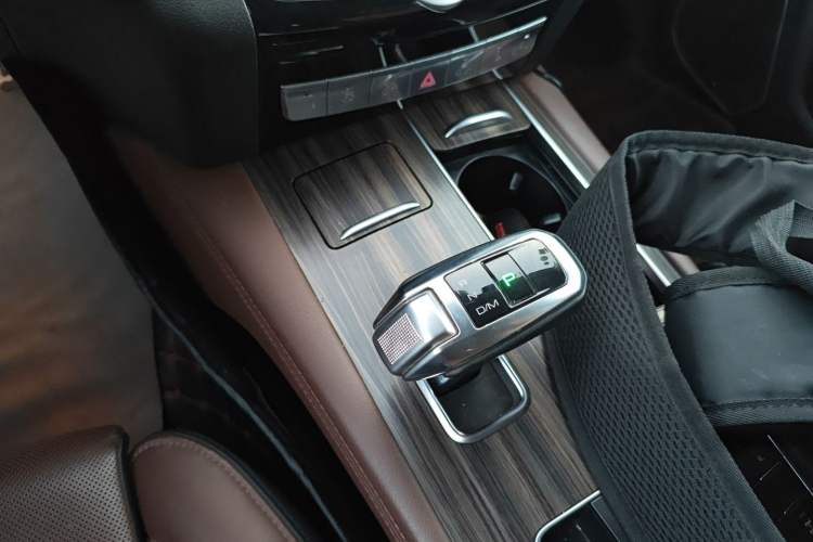 Used Haval H9 2017 2.0T Gasoline 4x4 Luxury 7-Seater
