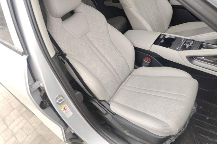 Used BYD Yuan UP 2025 Intelligent Driving Version 401 KM Dynamic Edition