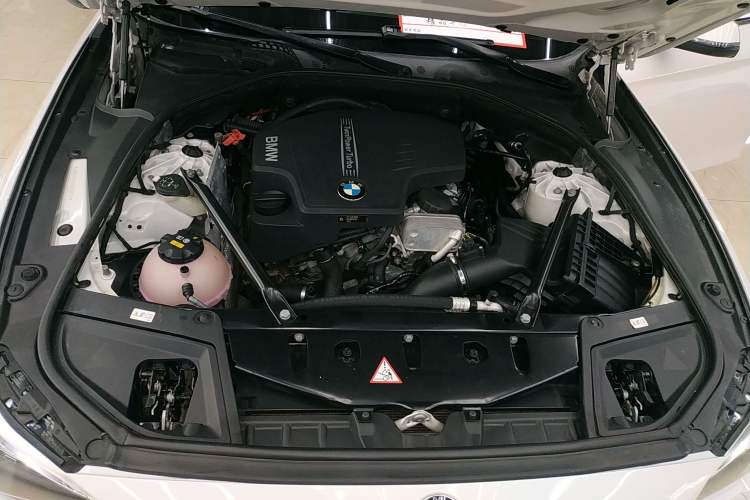 Used BMW 5 Series 2014 520Li Elegant Model
