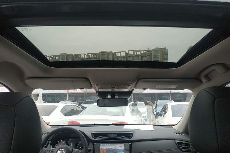 Used Nissan X-Trail 2023 Classic 2.0L Two-Wheel Drive Smart Connect Premium Edition
