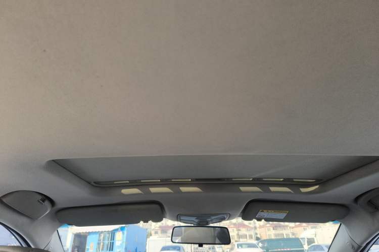 Used Roewe 360 2015 1.5L manual luxury edition