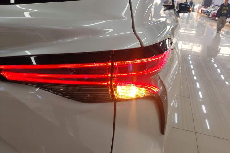 Used Toyota Sienna 2021 2.5L Hybrid Ultimate Edition