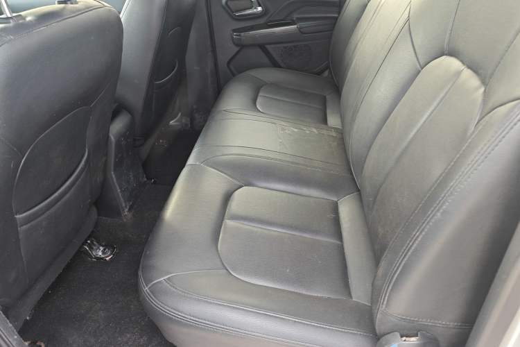 Used Great Wall Wingle 5 2017 2.0T European Version Diesel Two-Wheel Drive Elite Plus Big Double-Cab GW4D20D
