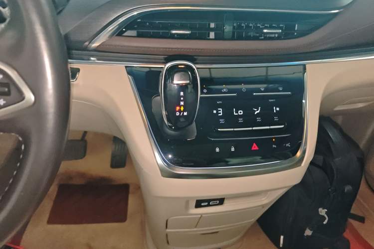 Used Buick GL8 2020 Land Business Class 652T Premium Model