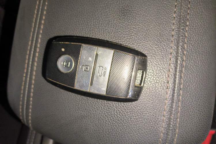 Used Kia Sportage R 2015 2.0L Automatic Two-Wheel Drive DLX Model