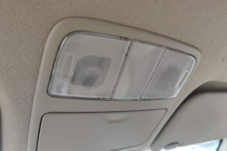 Used Hyundai Celesta 2015 1.6L Automatic Comfort Model
