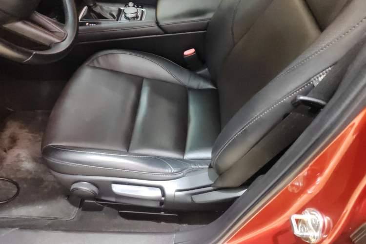 Used Mazda Mazda 3 Axela 2020 1.5L Automatic Luxury Version
