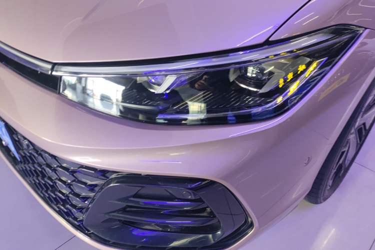 Used Volkswagen Passat 2025 Pro 380TSI Starry Dragon Luxury Edition
