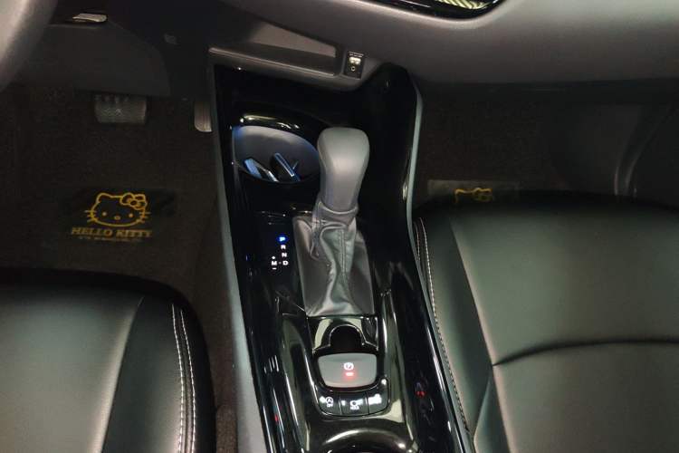 Used Toyota IZOA 2020 2.0L Enjoy Edition