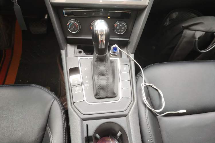 Used Volkswagen Lamando 2015 230TSI DSG Fashion Edition
