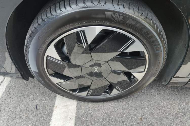 Used XPeng X9 2024 702 Ultra-Long Range Pro
