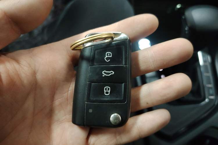 Used Volkswagen Tiguan L 2019 Updated Version 330TSI Automatic Two-Wheel Drive Panoramic Comfort Edition China VI Standard
