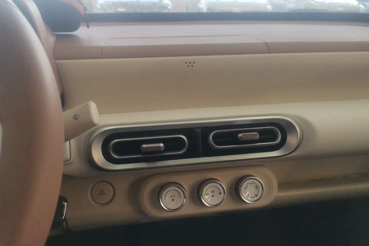 Used Wuling Hongguang MINIEV 2024 3rd Generation 215km Youth Edition
