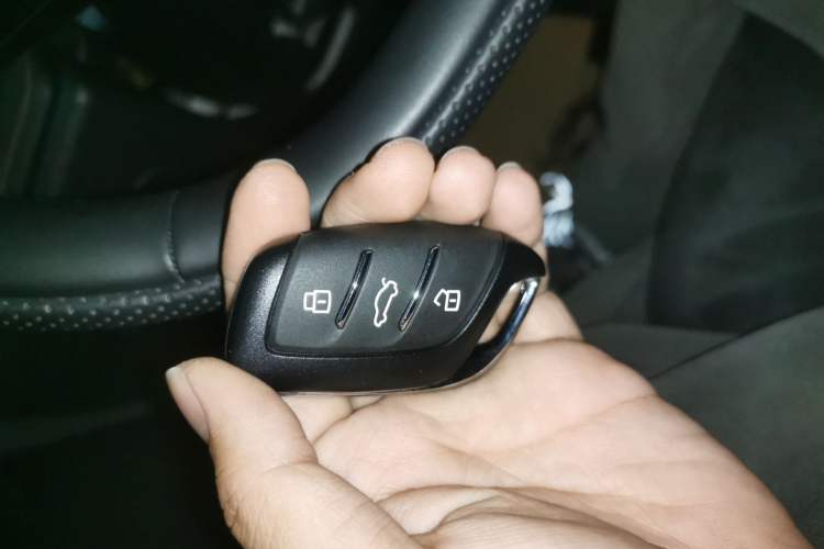 Used Roewe D5X DMH 2024 135 Tech Edition