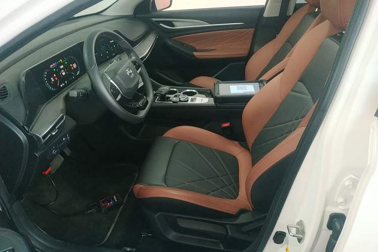 Used Changan Eado 2024 PLUS Blue Whale NE 1.4T GDI DCT High-Energy Edition
