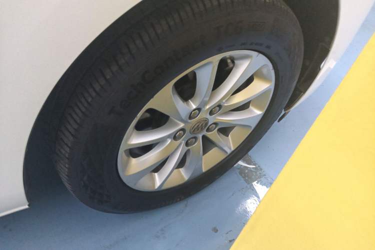 Used Buick GL8 2017 ES 28T Comfort Model China V Standard
