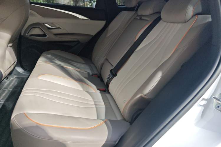 Used BYD Song Pro New Energy 2024 HONOR Edition DM-i 71KM Navigation Model
