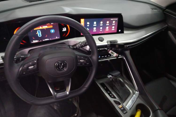 Used Changan CS35PLUS 2021 Blue Whale NE 1.4T DCT Prestige Model