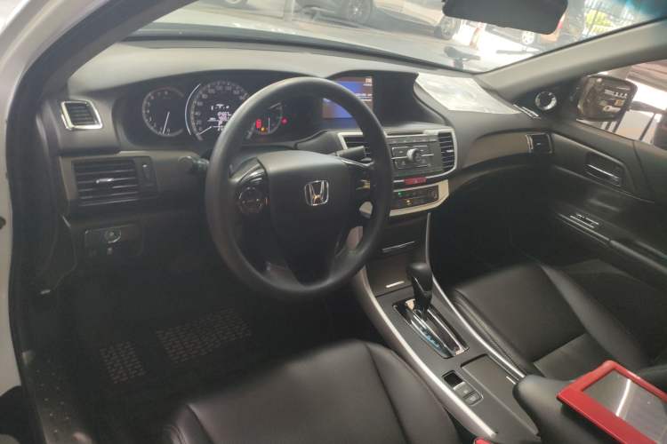 Used Honda Accord 2015 2.0L LX Comfort Edition