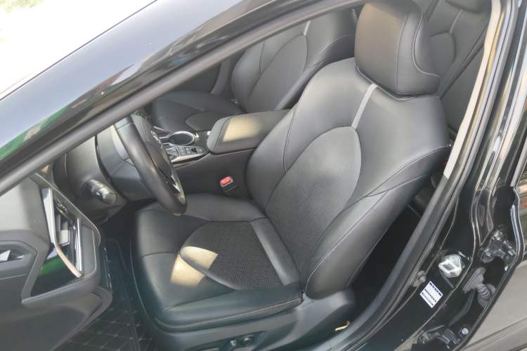 Used Toyota Camry 2019 Dual-Engine 2.5HS FENGSHANG Edition China VI Standard