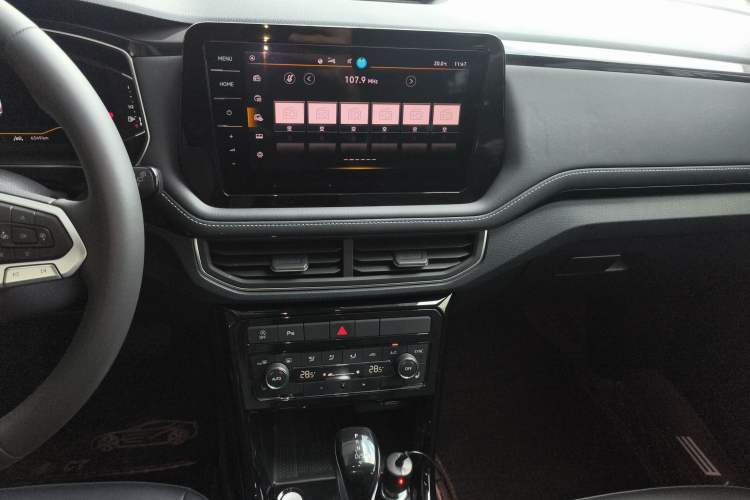 Used Volkswagen Tharu 2025 NewRui 300TSI Prestige Edition
